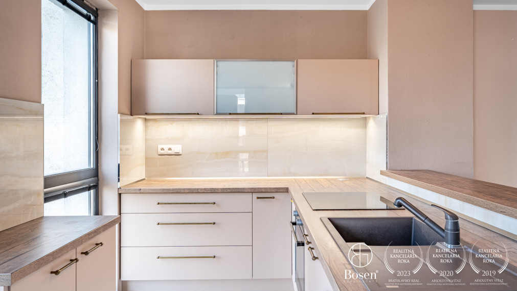 BOSEN | 3-izbový byt s terasou a balkónom, Hradný kopec, Búdkova