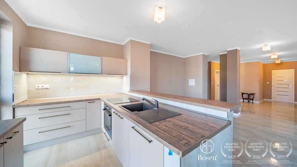 BOSEN | 3-izbový byt s terasou a balkónom, Hradný kopec, Búdkova