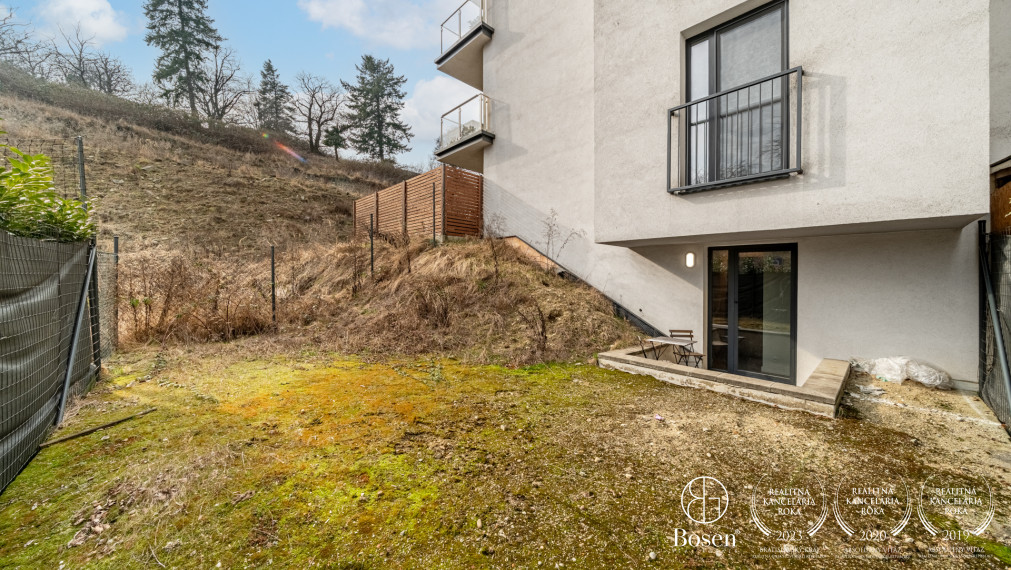 BOSEN | Štýlový 1,5-izbový byt s terasou a predzáhradkou, Horský park