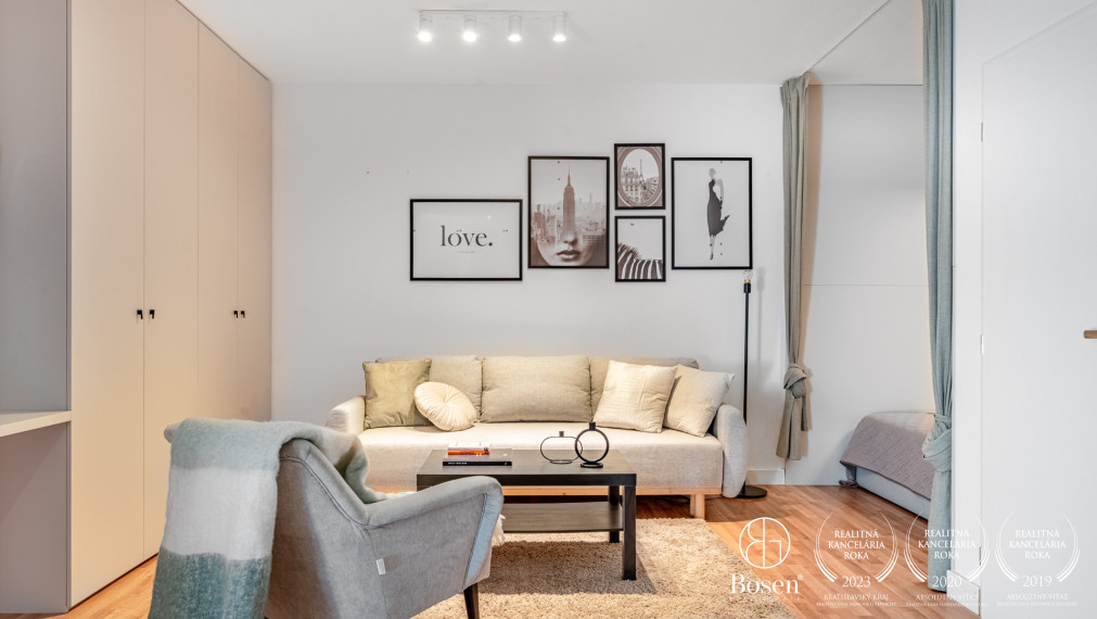 BOSEN | Štýlový 1,5-izbový byt s terasou a predzáhradkou, Horský park