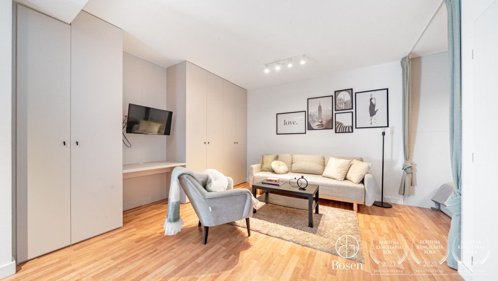 BOSEN | Štýlový 1,5-izbový byt s terasou a predzáhradkou, Horský park