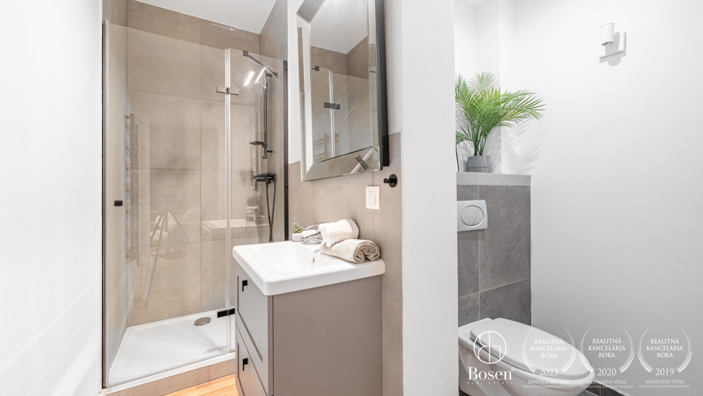 BOSEN | Štýlový 1,5-izbový byt s terasou a predzáhradkou, Horský park