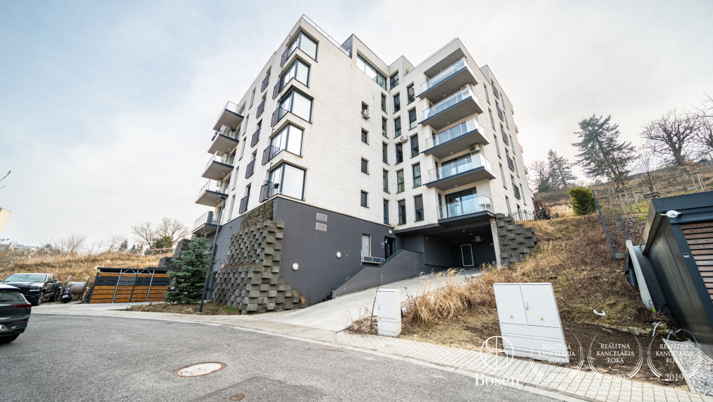 BOSEN | Štýlový 1,5-izbový byt s terasou a predzáhradkou, Horský park