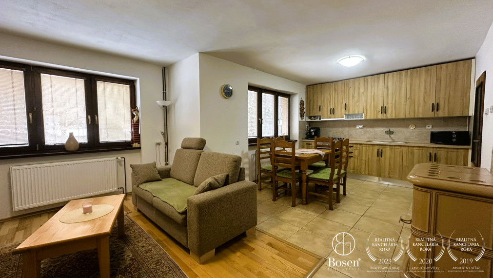 LOYALTERS | Veľký rodinný dom s garážou Rudno nad Hronom