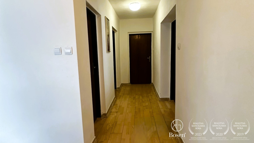 LOYALTERS | Veľký rodinný dom s garážou Rudno nad Hronom