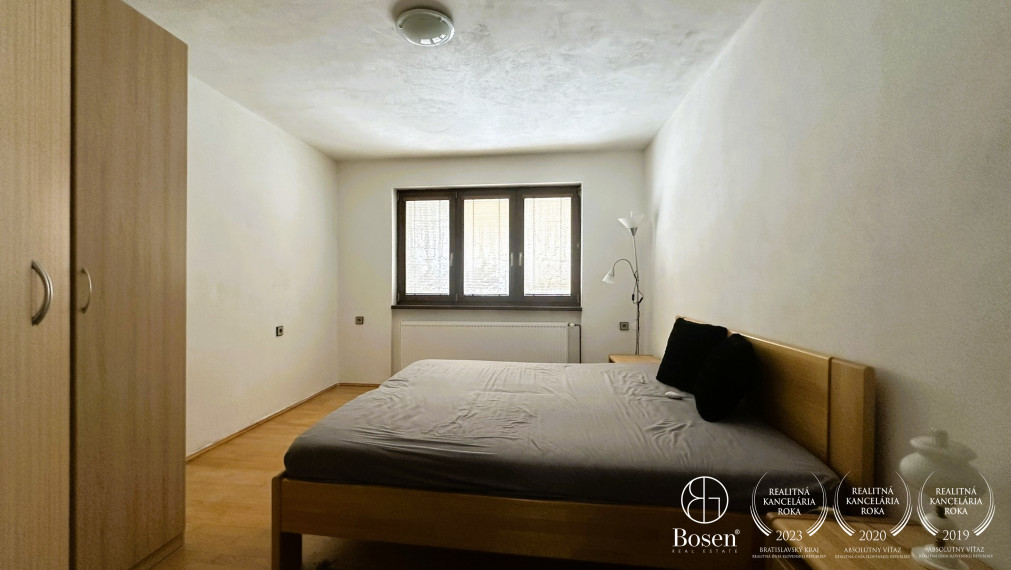 LOYALTERS | Veľký rodinný dom s garážou Rudno nad Hronom