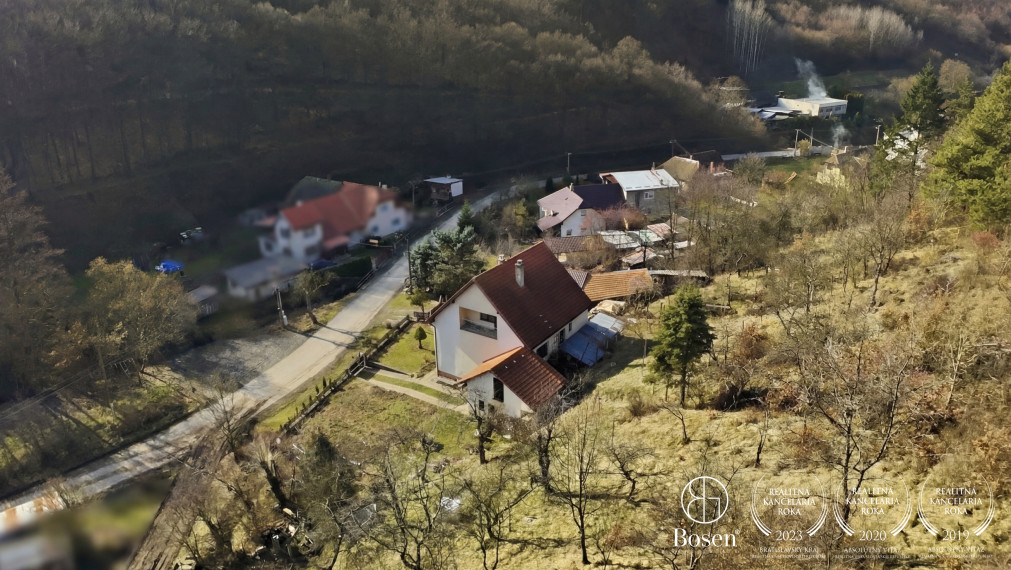 LOYALTERS | Veľký rodinný dom s garážou Rudno nad Hronom