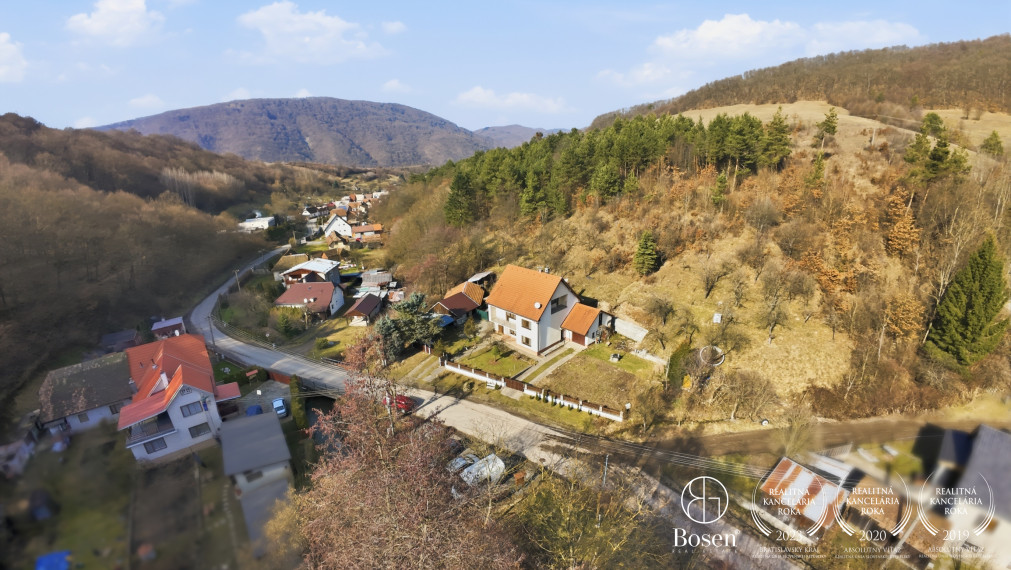 LOYALTERS | Veľký rodinný dom s garážou Rudno nad Hronom