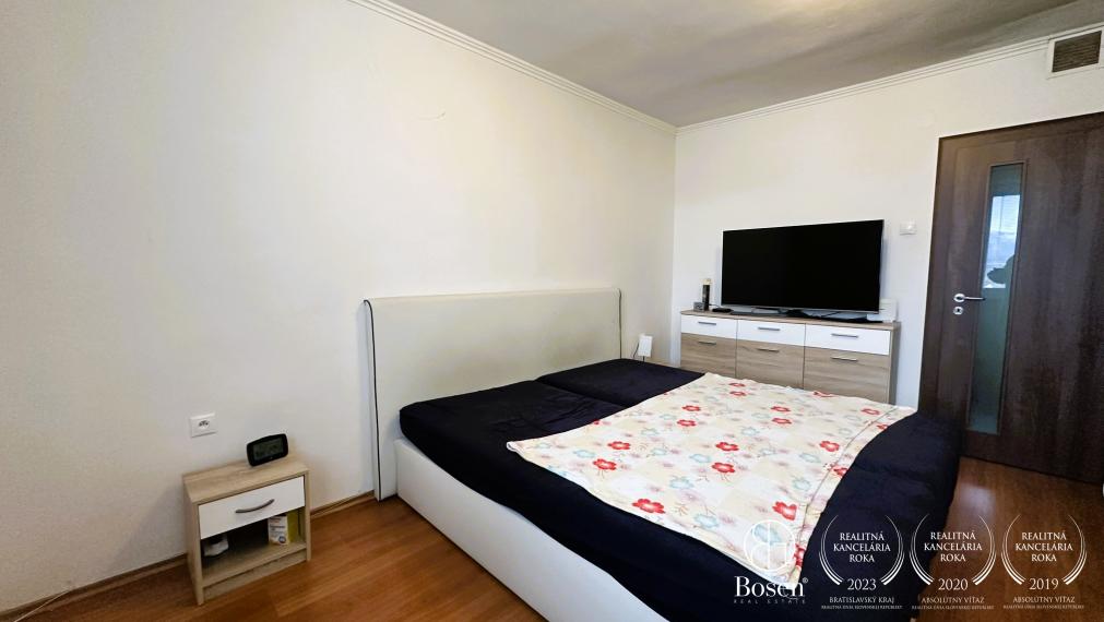 LOYALTERS |  4-izbový byt s garážou a záhradou v Lutile