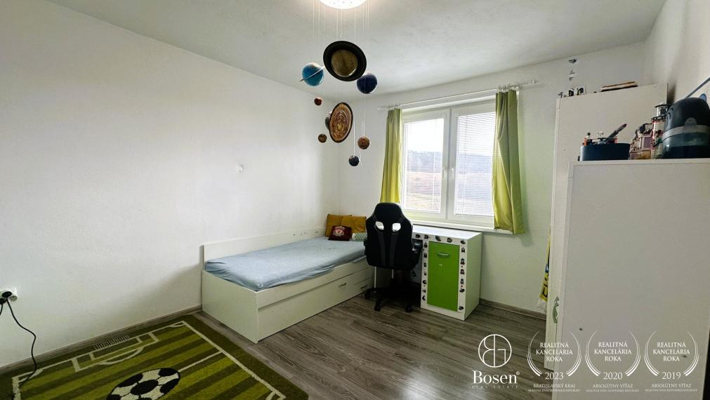 LOYALTERS |  4-izbový byt s garážou a záhradou v Lutile