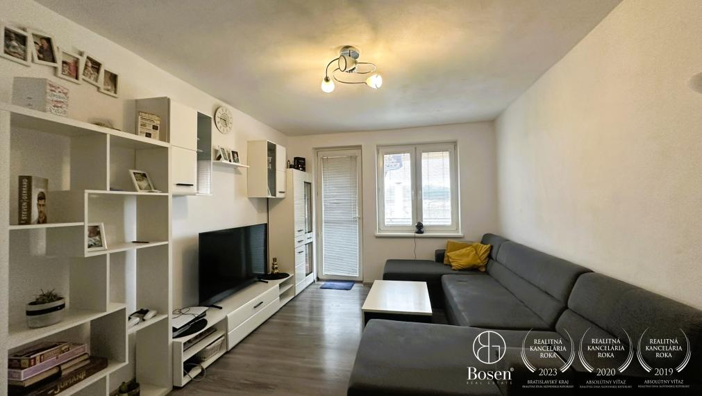 LOYALTERS |  4-izbový byt s garážou a záhradou v Lutile