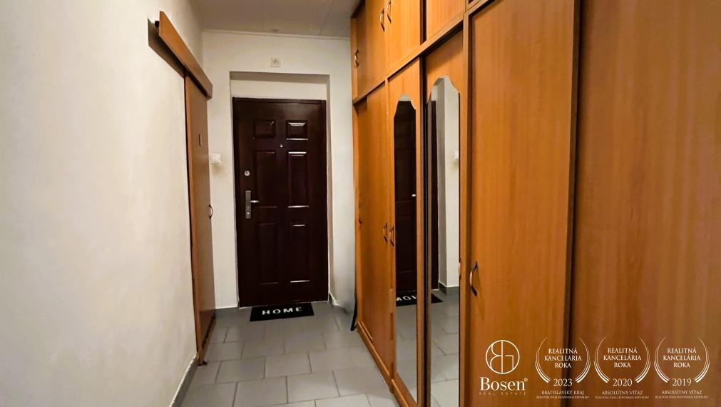 LOYALTERS |  4-izbový byt s garážou a záhradou v Lutile