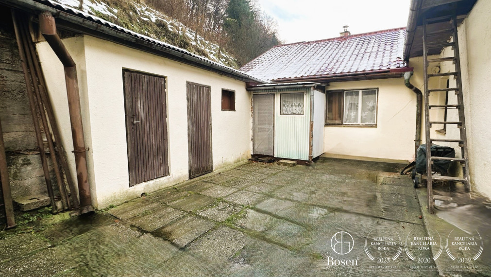 LOYALTERS | Menší RD v Šášovskom Podhradí - znížená cena