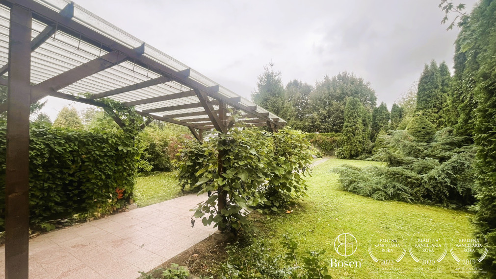 LOYALTERS | Rodinný dom s garážou a záhradou Žiar nad Hronom