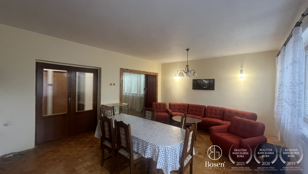 LOYALTERS | Rodinný dom s garážou a záhradou Žiar nad Hronom