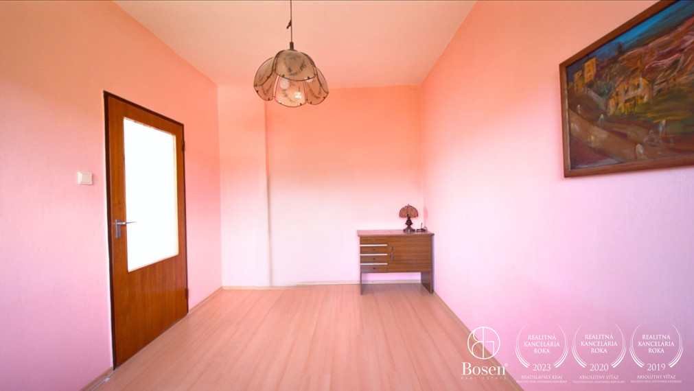 LOYALTERS | Rodinný dom s garážou a záhradou Žiar nad Hronom