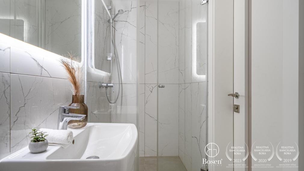 BOSEN | Dom s 2 bytovými jednotkami v centre Trnavy, 211 m2