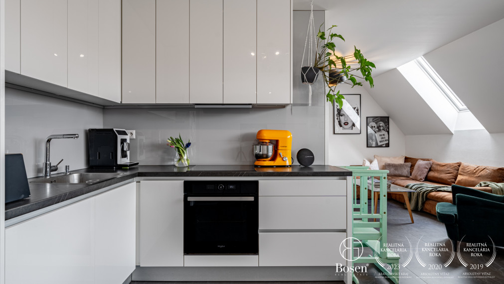 BOSEN | Dom s 2 bytovými jednotkami v centre Trnavy, 211 m2