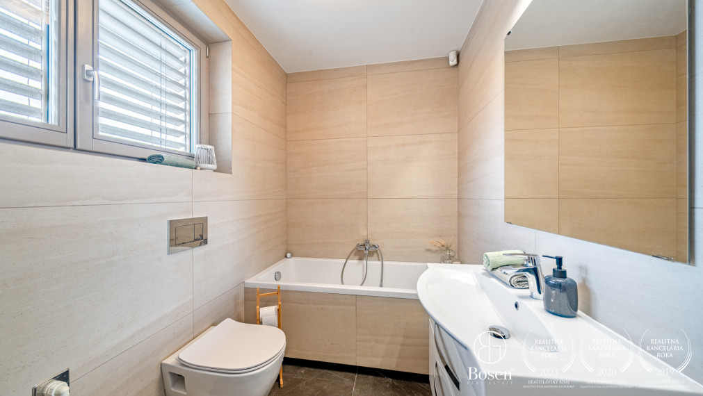 BOSEN | Dom s 2 bytovými jednotkami v centre Trnavy, 211 m2