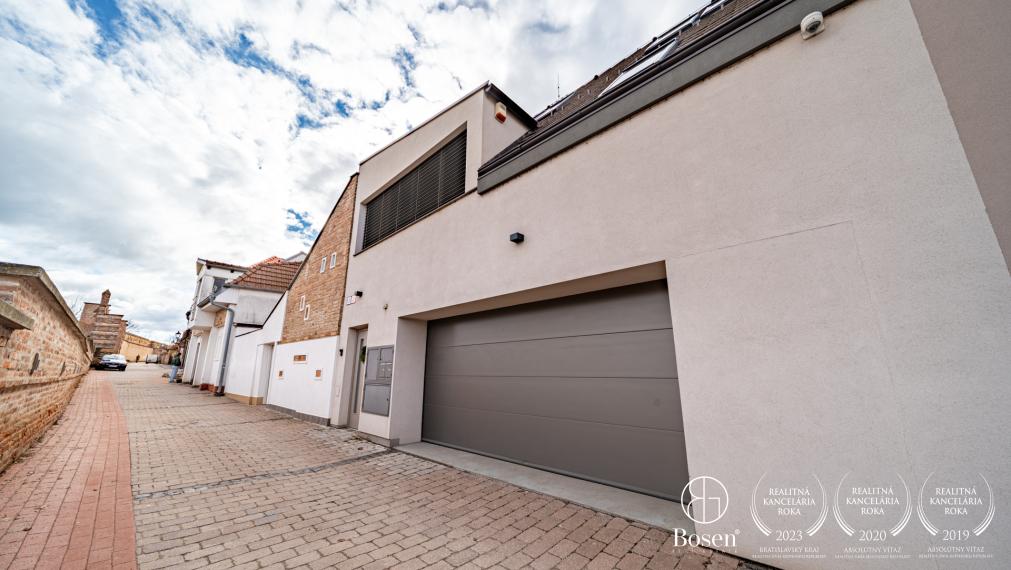 BOSEN | Dom s 2 bytovými jednotkami v centre Trnavy, 211 m2