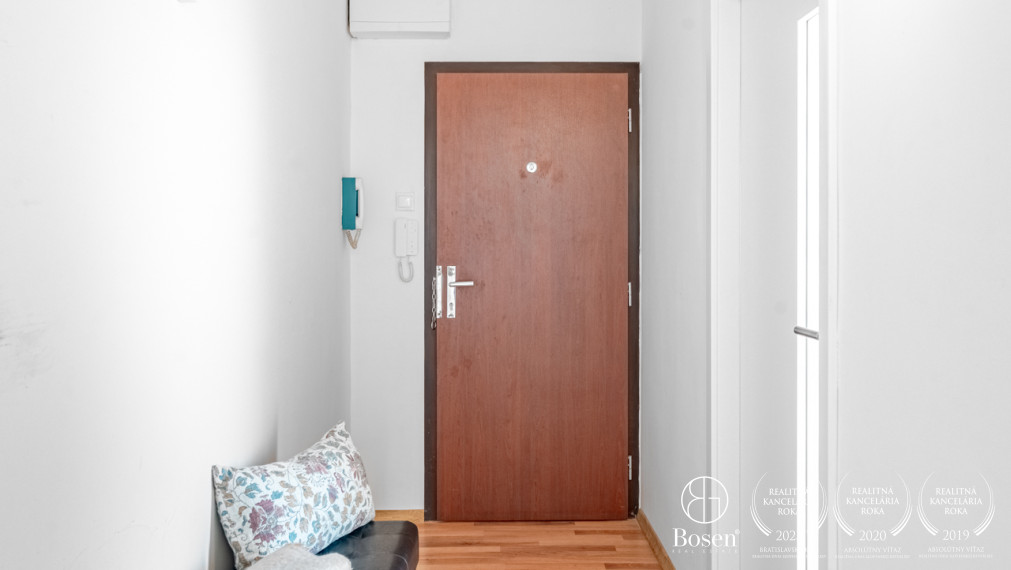 BOSEN | Priestranný 2 izbový byt Kpt. Jána Rašu, Dúbravka, 53 m2