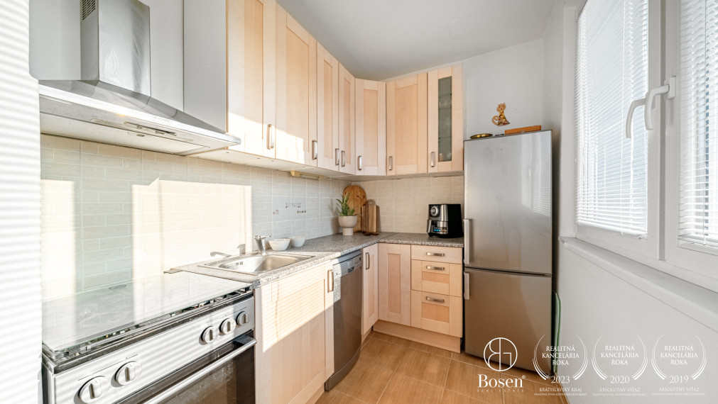 BOSEN | Priestranný 2 izbový byt Kpt. Jána Rašu, Dúbravka, 53 m2