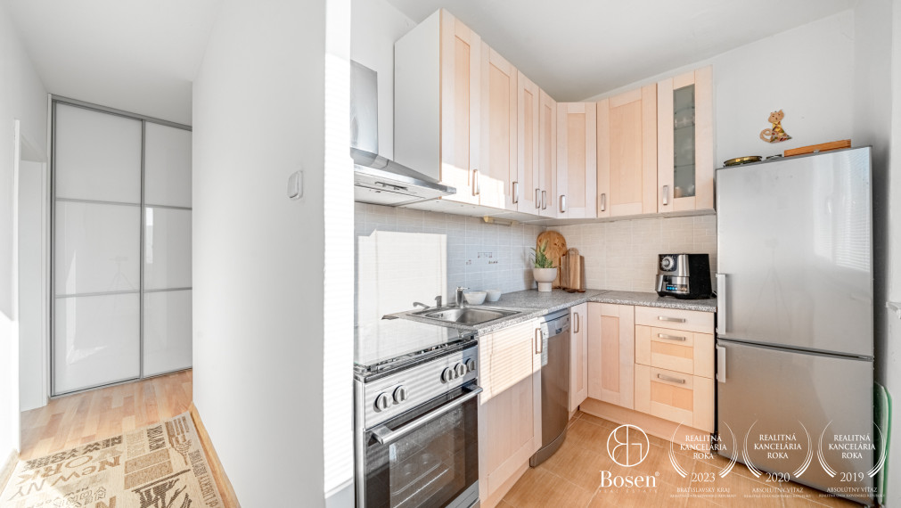 BOSEN | Priestranný 2 izbový byt Kpt. Jána Rašu, Dúbravka, 53 m2