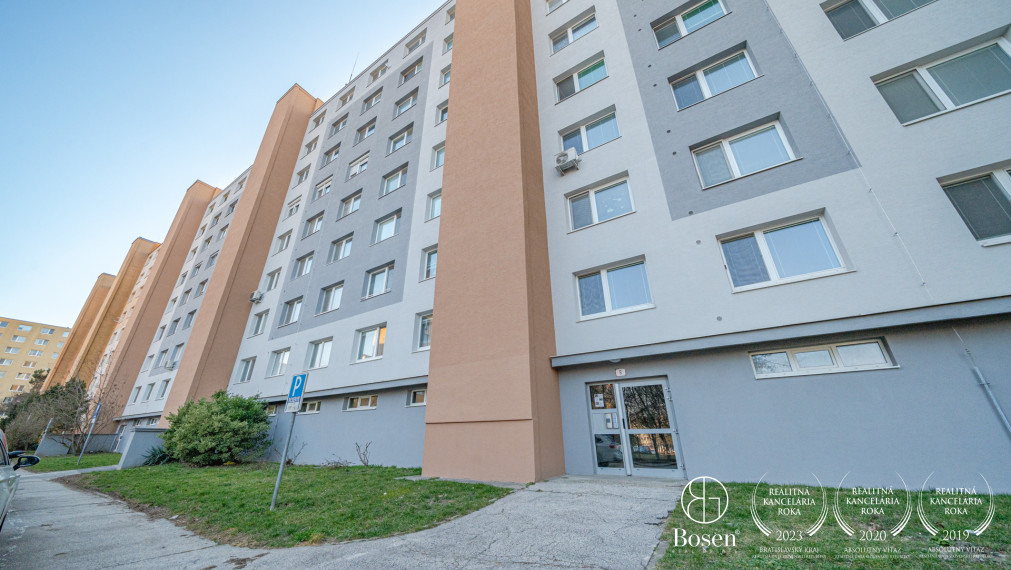BOSEN | Priestranný 2 izbový byt Kpt. Jána Rašu, Dúbravka, 53 m2