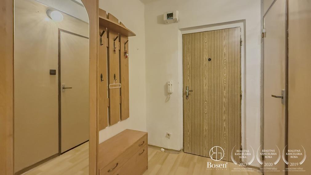 BOSEN | 2 izbový byt s balkónom v centre Fiľakova.