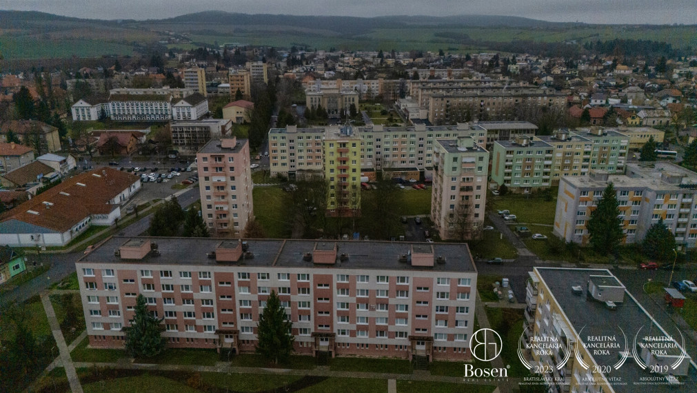 BOSEN | 2 izbový byt s balkónom v centre Fiľakova.