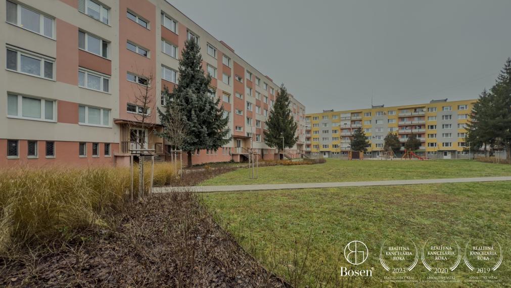 BOSEN | 2 izbový byt s balkónom v centre Fiľakova.