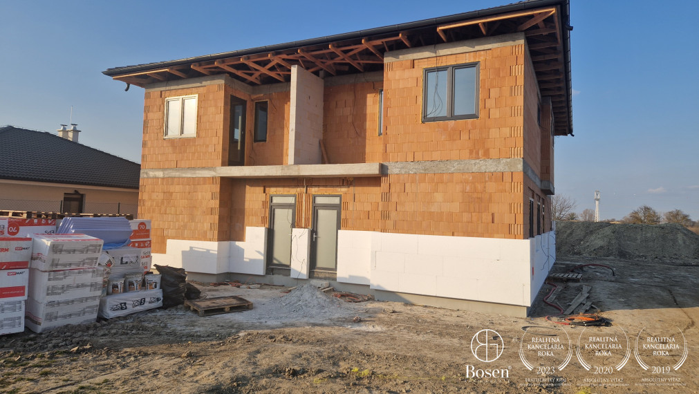 BOSEN |  3-izbový byt, s vlastným parkovaním+ balkón