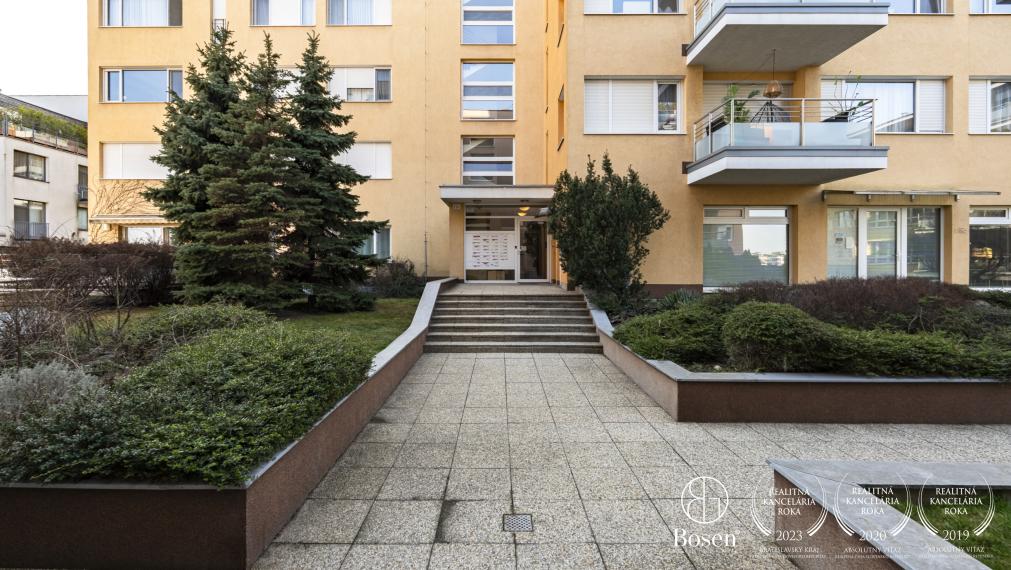 BOSEN | Morning coffee on the terrace with a view – 3-room apartment, Tupého Street, Bratislava – Vinohrady, 107 m²