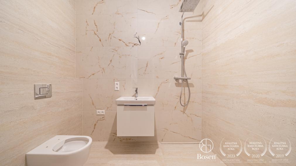 LOYALTERS | Predaj 3-izbového apartmánu s balkónom 82m2 | Kesselbauer |