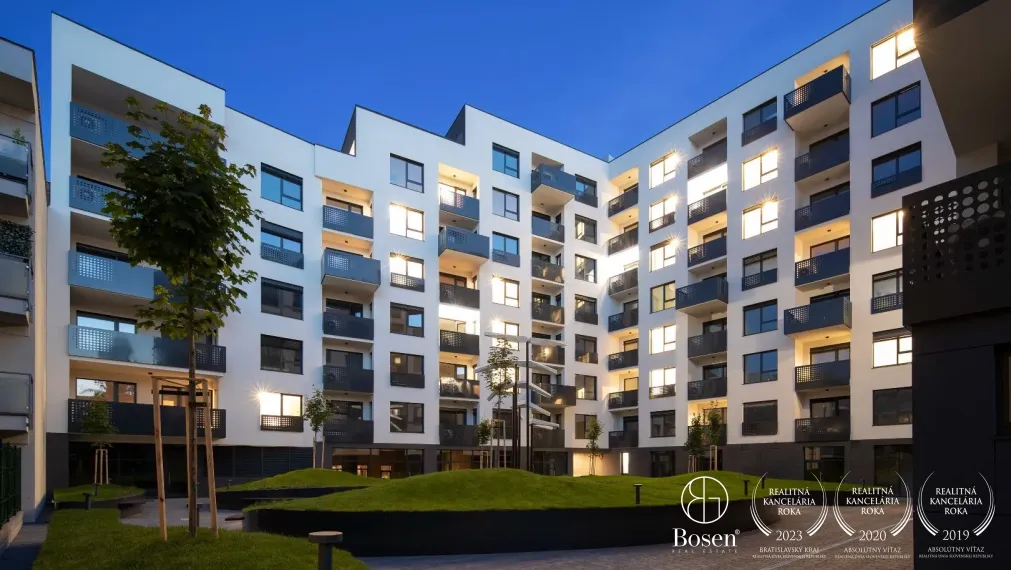 LOYALTERS | Predaj 3-izbového apartmánu s balkónom 82m2 | Kesselbauer |