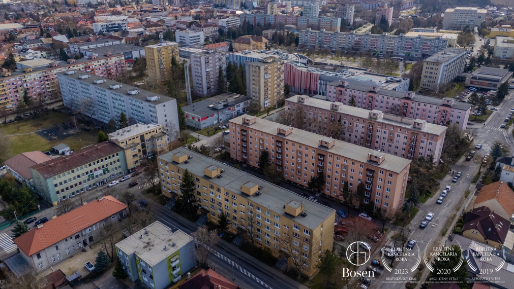 BOSEN | 3 izbový byt s balkónom na ulici A.Bernoláka.