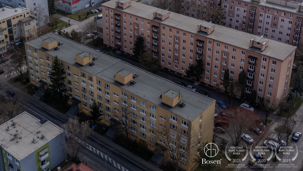 BOSEN | 3 izbový byt s balkónom na ulici A.Bernoláka.