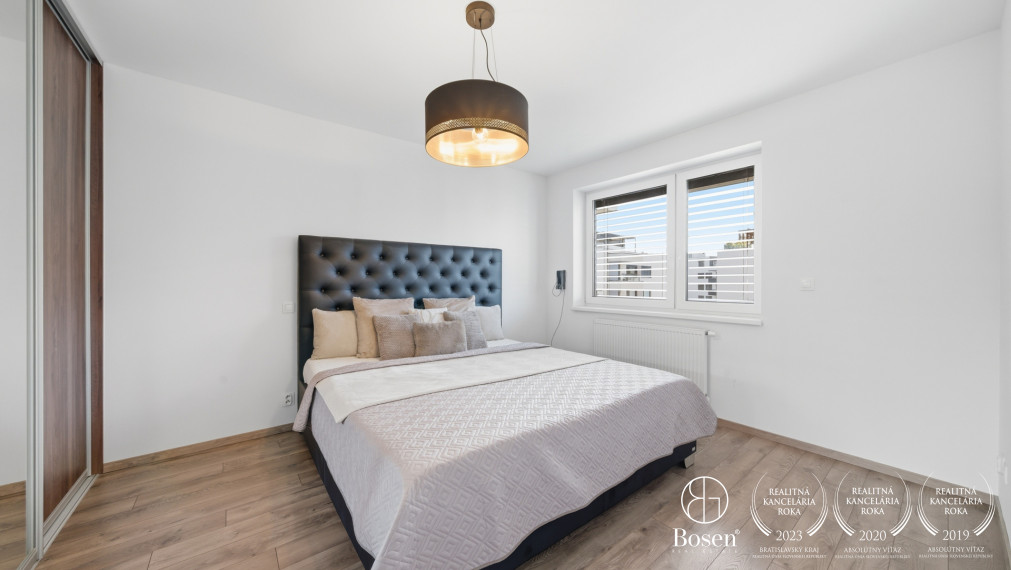 Bosen | Moderný 2-izbový byt s balkónom a garážou v pokojnej lokalite - Záhorská Bystrica, 70,25 m2.