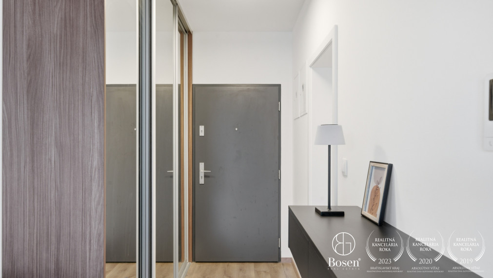 Bosen | Moderný 2-izbový byt s balkónom a garážou v pokojnej lokalite - Záhorská Bystrica, 70,25 m2.