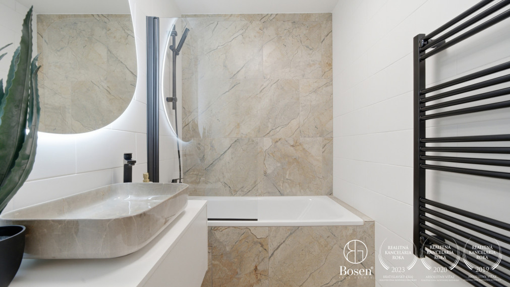 BOSEN | Kompletne zariadený, zrekonštruovaný 3-izbový byt s loggiou, 76,8 m2, Lamač, Studenohorská