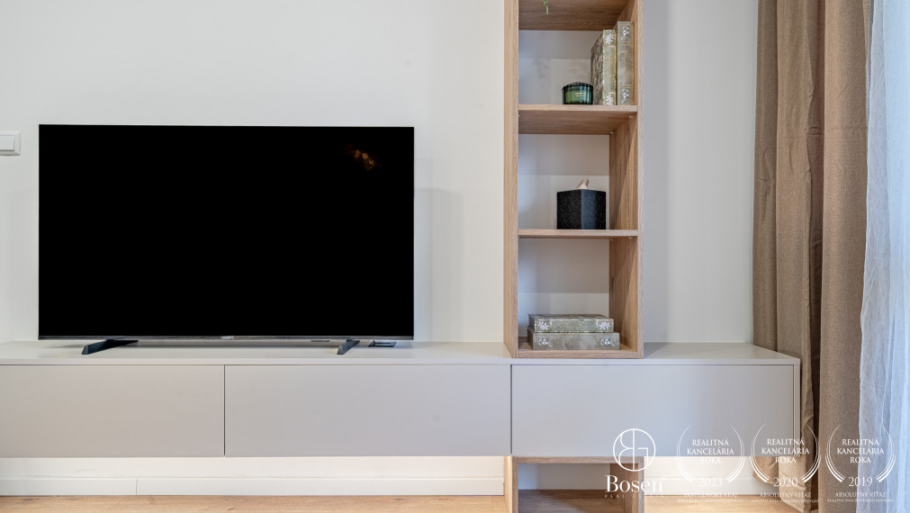 BOSEN | Kompletne zariadený, zrekonštruovaný 3-izbový byt s loggiou, 76,8 m2, Lamač, Studenohorská