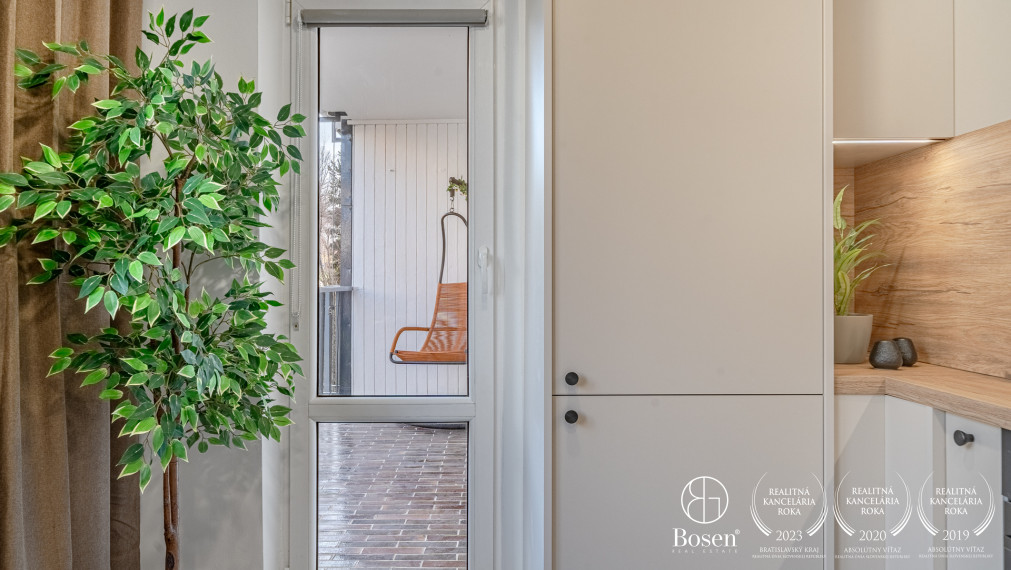 BOSEN | Kompletne zariadený, zrekonštruovaný 3-izbový byt s loggiou, 76,8 m2, Lamač, Studenohorská