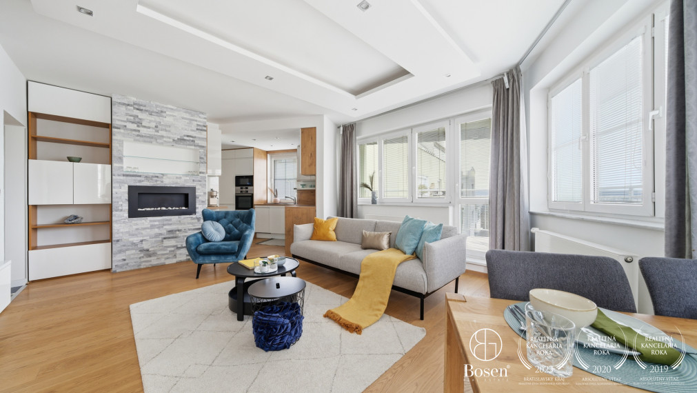 BOSEN | 4-bedroom apartment with terrace and parking, Old Town - Tichá street, 102 m2