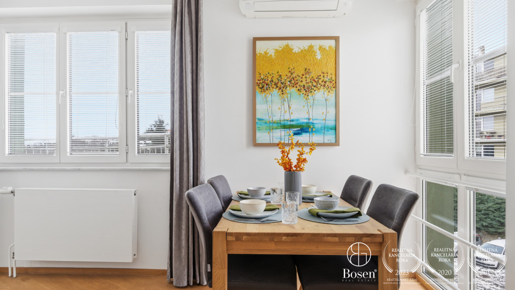 BOSEN | 4-bedroom apartment with terrace and parking, Old Town - Tichá street, 102 m2