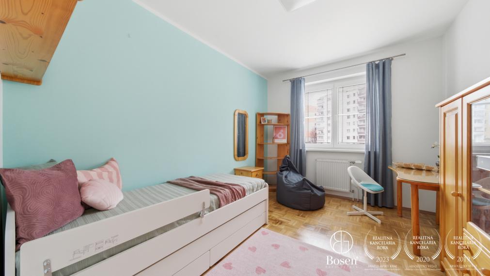 BOSEN | 4-bedroom apartment with terrace and parking, Old Town - Tichá street, 102 m2