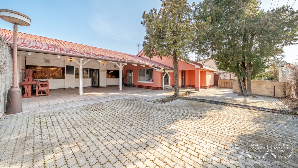 BOSEN | Reštaurácia s pozemkom na predaj, Bratislava - Čunovo,investičná príležitosť + bývanie 30 %