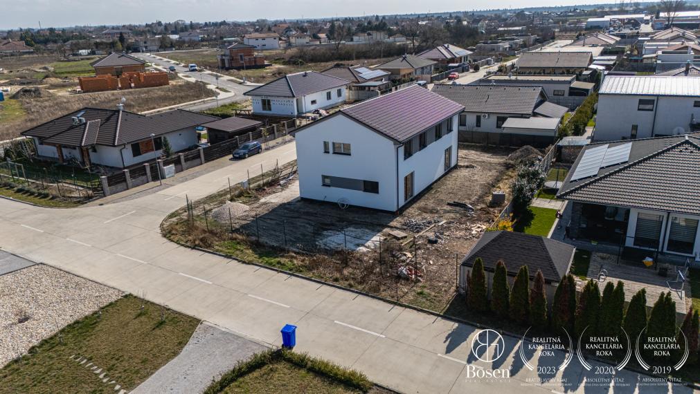 BOSEN | Na predaj moderná novostavba 5-izb. rodinného domu