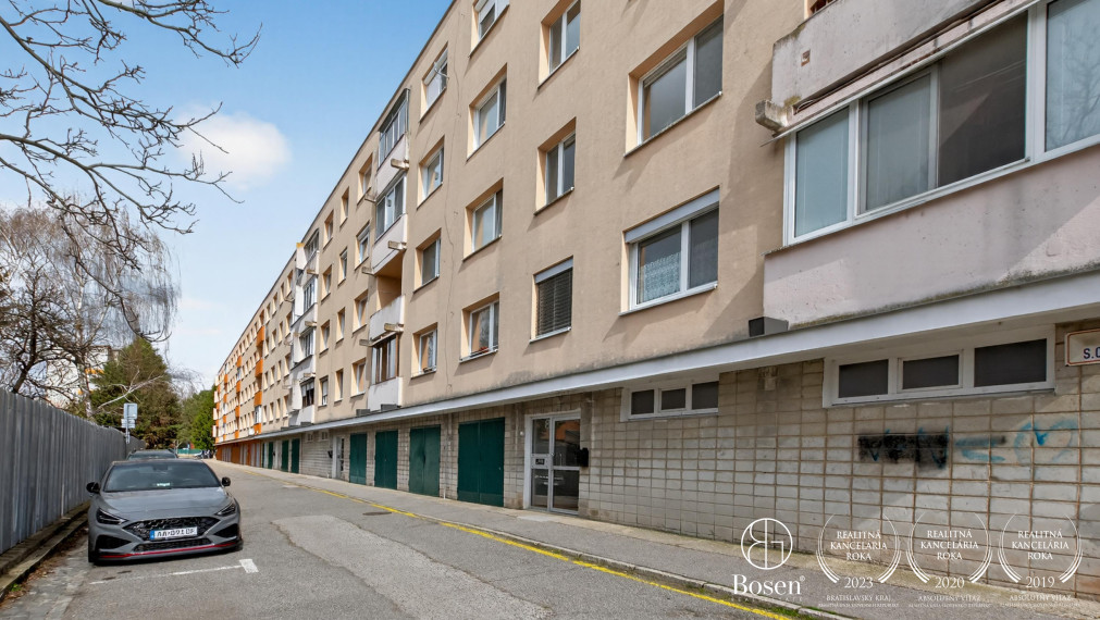 BOSEN | Kompletne zrekonštruovaný 4 izbový byt s garážou na ulici Sama Chalúpku, Stupava