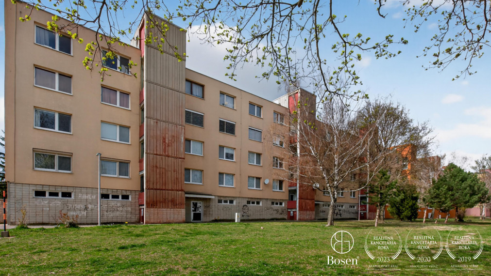 BOSEN | Kompletne zrekonštruovaný 4 izbový byt s garážou na ulici Sama Chalúpku, Stupava