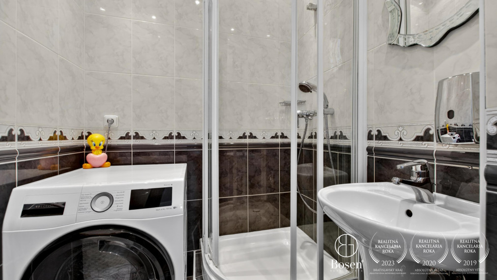 BOSEN | Kompletne zrekonštruovaný 4 izbový byt s garážou na ulici Sama Chalúpku, Stupava